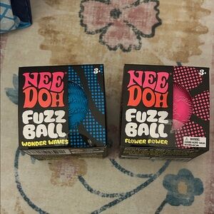 Nee Doh Fuzz Ball Set - blue Wonder Waves and pink Flower Power